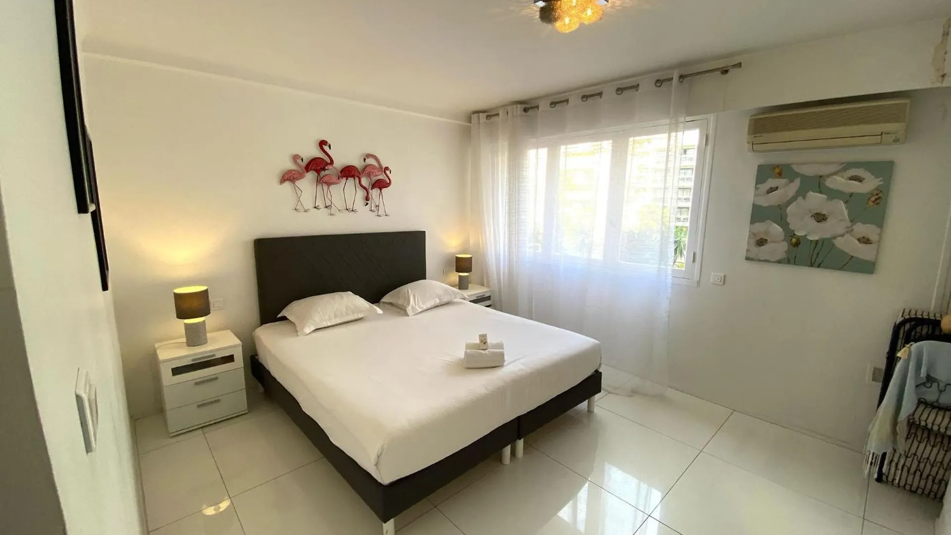 Apartament 4 Pieces Balcon Proche Martinez A3B130 Cannes 0*,  Francja
