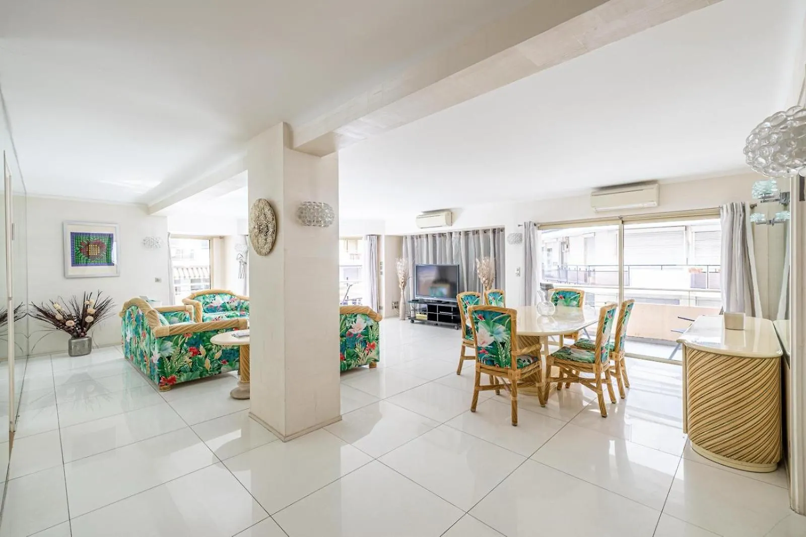 4 Pieces Balcon Parking Proche Martinez A3B130 Apartment Cannes