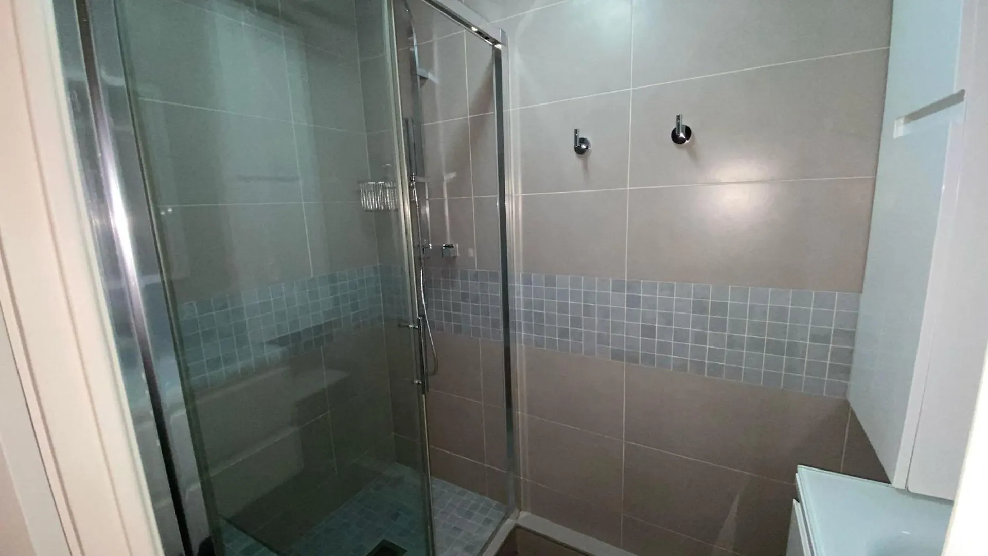 4 Pieces Balcon Parking Proche Martinez A3B130 Apartment Cannes