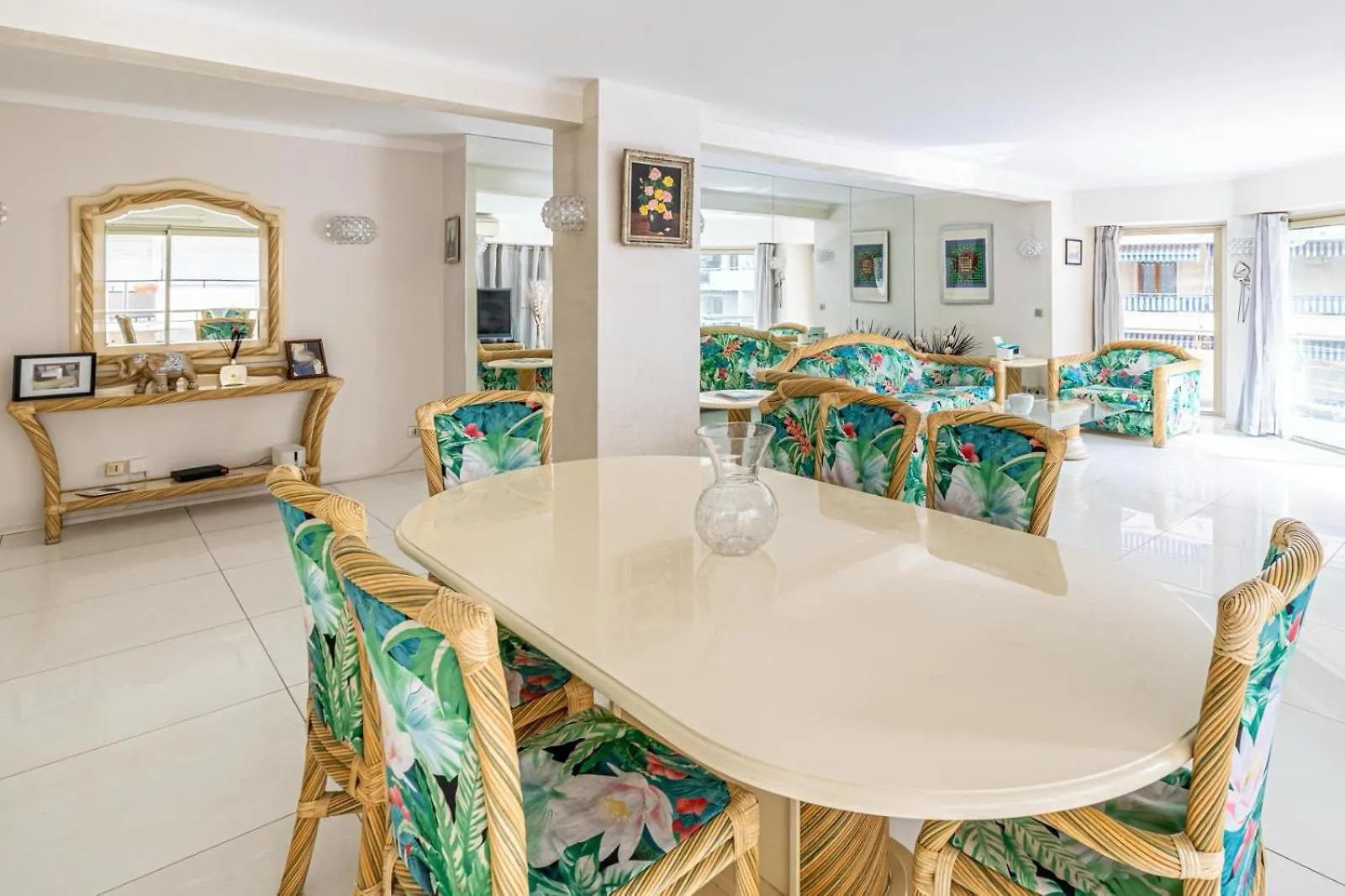 4 Pieces Balcon Parking Proche Martinez A3B130 Lägenhet Cannes 0*,